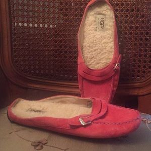 UGG Pink Slip On’s 7.5 Damaged